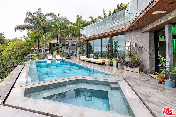 5star 8356 Sunset View LA