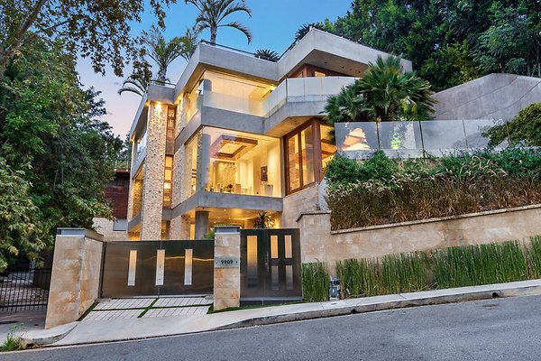 5star 9909 Beverly Grove Dr  Beverly Hills