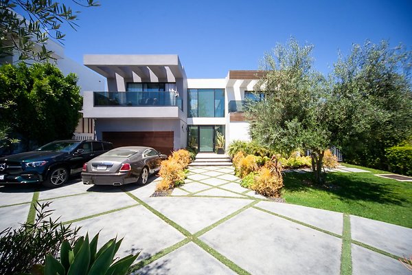 5star 7107 macapa drive, los angeles, ca