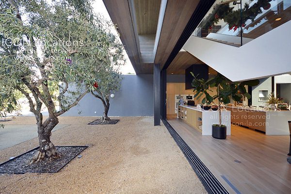 MO3023 067LR-ICON - ICON Locations | www.ICON-LA.com Modern  for Filming