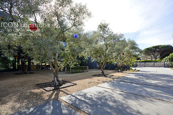 MO3023 070LR-ICON - ICON Locations | www.ICON-LA.com Modern  for Filming