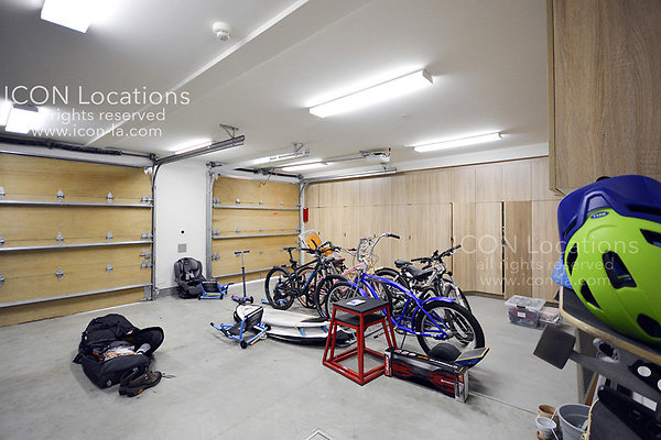 MO3023 081LR-ICON - ICON Locations | www.ICON-LA.com Modern  for Filming