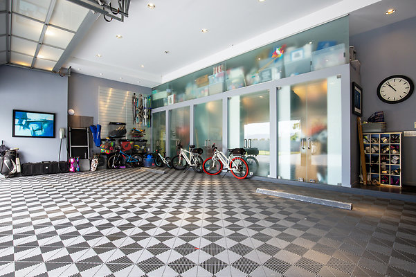 UNIVERSAL-D147-MA-82