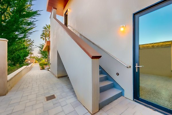 7860 (100) 7860 (100)