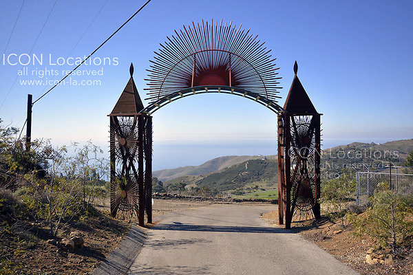 MO3025 063LR-ICON - ICON Locations | www.ICON-LA.com Modern  for Filming