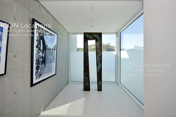 MO3025 027LR-ICON - ICON Locations | www.ICON-LA.com Modern for Filming MO3025 027LR-ICON - ICON Locations | www.ICON-LA.com Modern for Filming