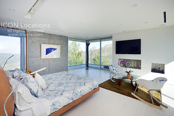 MO3025 020LR-ICON - ICON Locations | www.ICON-LA.com Modern for Filming MO3025 020LR-ICON - ICON Locations | www.ICON-LA.com Modern for Filming