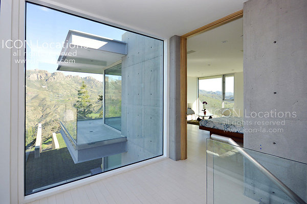 MO3025 016LR-ICON - ICON Locations | www.ICON-LA.com Modern for Filming MO3025 016LR-ICON - ICON Locations | www.ICON-LA.com Modern for Filming