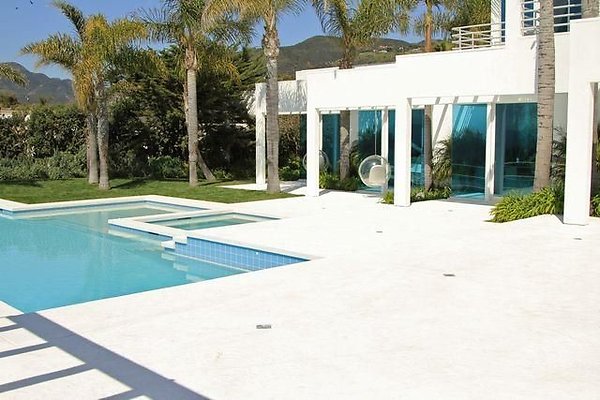 UNIVERSAL-B687-MA-32 UNIVERSAL-B687-MA-32