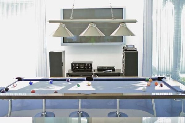 UNIVERSAL-B687-MA-148 UNIVERSAL-B687-MA-148