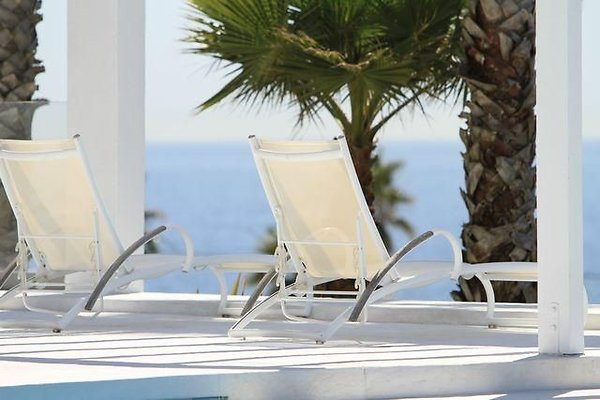 UNIVERSAL-B687-MA-176 UNIVERSAL-B687-MA-176