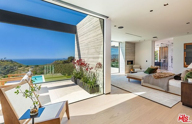 23-329165 8 4 23-329165 8 4