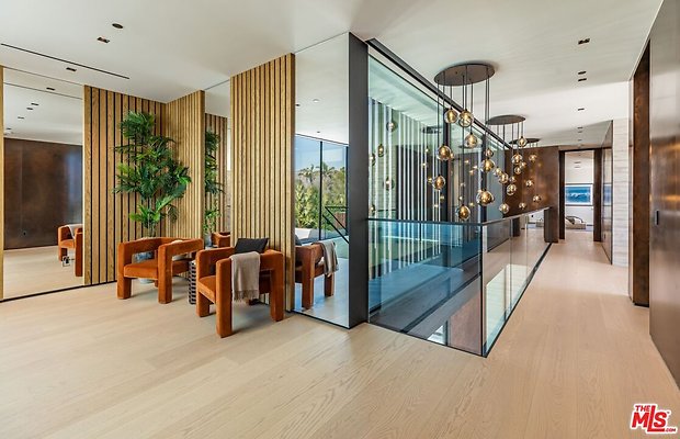 23-329165 7 4 23-329165 7 4