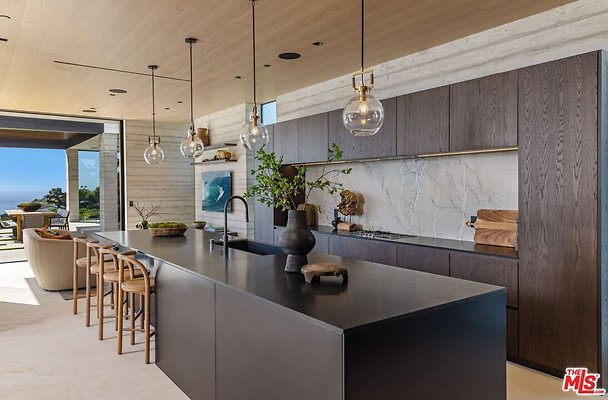 23-329165 5 4 23-329165 5 4