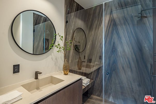 23-329165 22 4 23-329165 22 4