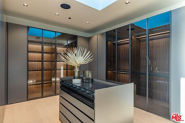 23-329165 12 4 23-329165 12 4