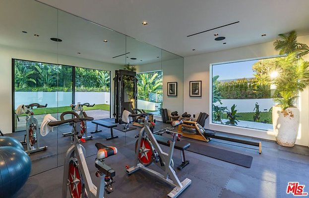 23-329165 18 4 23-329165 18 4