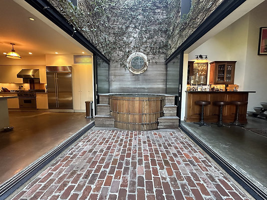 UNIVERSAL-CW246-VEN-23 UNIVERSAL-CW246-VEN-23