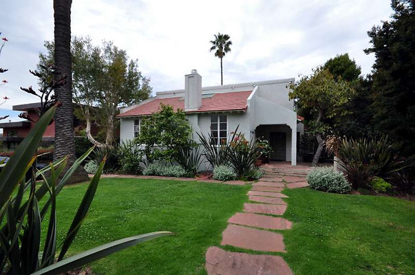 CAST LosAngeles 5754