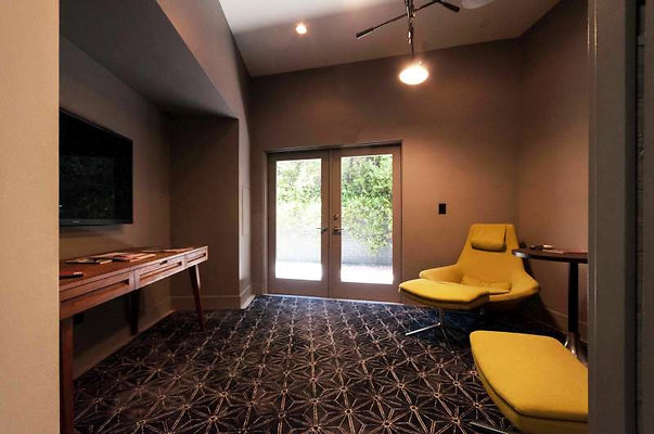 10668 sitting 1 10668 sitting 1