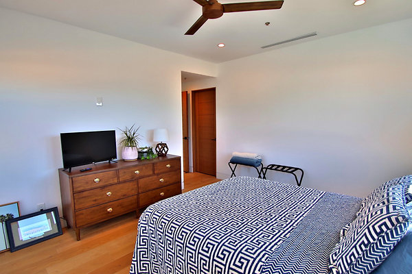 UNIVERSAL-CW137-MRV-57