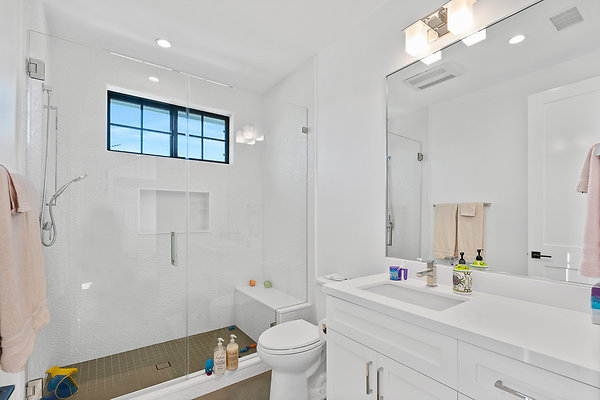 UNIVERSAL-B616-LA-32 UNIVERSAL-B616-LA-32