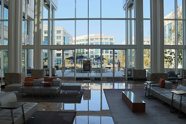 26thLobby3858 26thLobby3858