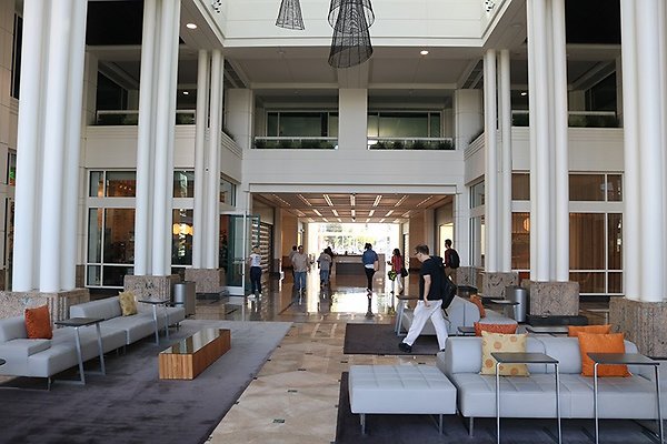 26thLobby3853 26thLobby3853