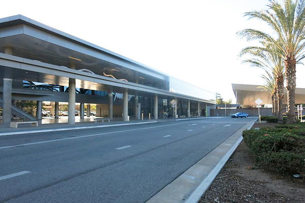 Flyaway-Exterior Drop off Areas-5 Flyaway-Exterior Drop off Areas-5