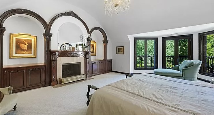 UNIVERSAL-B702-LA-31 UNIVERSAL-B702-LA-31