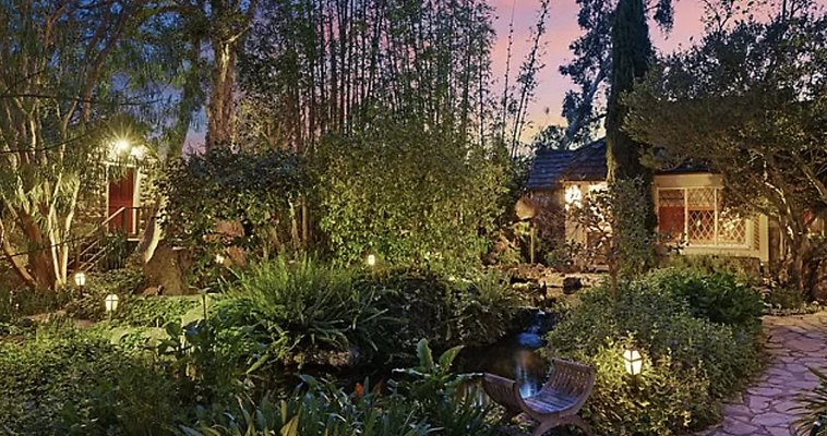 UNIVERSAL-B702-LA-47 UNIVERSAL-B702-LA-47