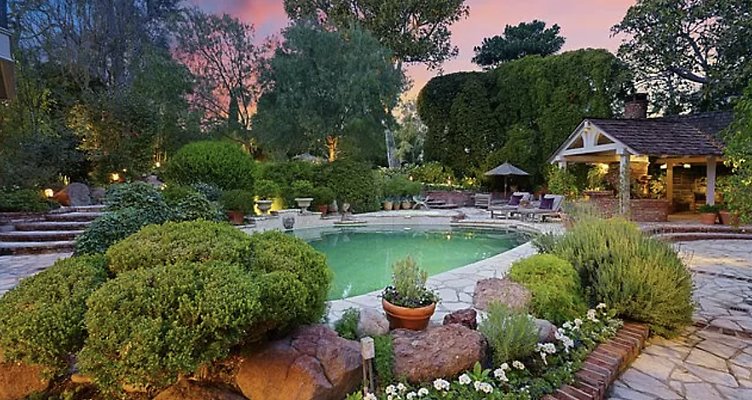 UNIVERSAL-B702-LA-7 UNIVERSAL-B702-LA-7