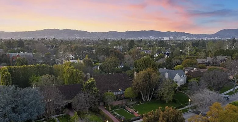 UNIVERSAL-B702-LA-5 UNIVERSAL-B702-LA-5