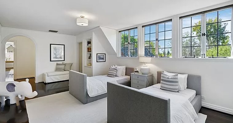 UNIVERSAL-B702-LA-33 UNIVERSAL-B702-LA-33