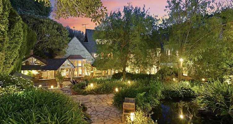 UNIVERSAL-B702-LA-46 UNIVERSAL-B702-LA-46