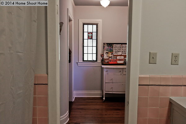 44bathroom3-reverse 44bathroom3-reverse