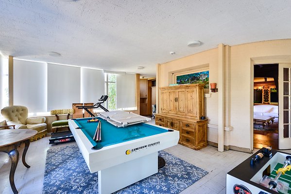 UNIVERSAL-B319-LA-28