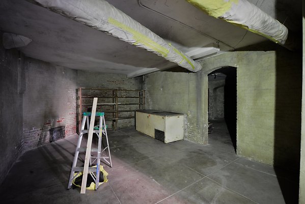 UNIVERSAL-B319-LA-81