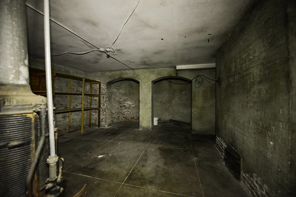 UNIVERSAL-B319-LA-84