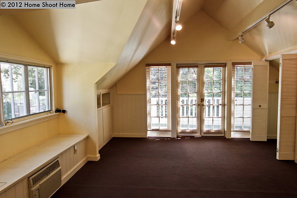 100upstairs-guesthouse 100upstairs-guesthouse