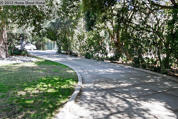 112east-driveway-reverse 112east-driveway-reverse