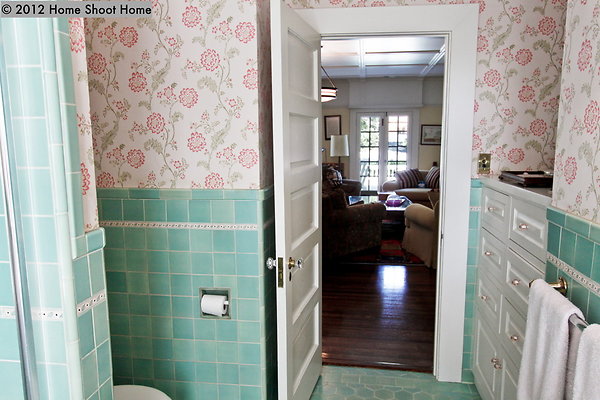 30bathroom1-reverse 30bathroom1-reverse