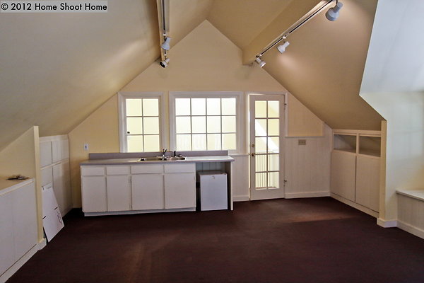 101upstairs-guesthouse-reverse 101upstairs-guesthouse-reverse