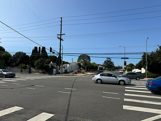 Truxton Ave, Westchester