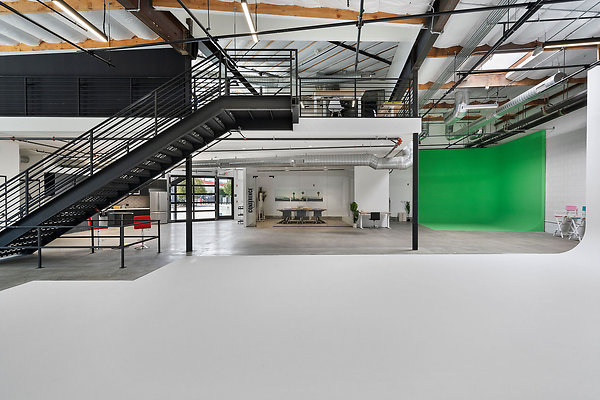 13473 studio 2