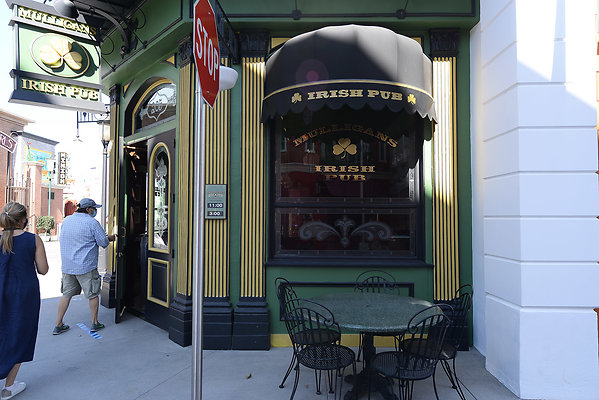 Mulligan&apos;s Irish Pub
