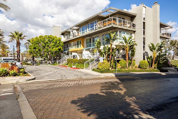 A2F 647 marina del rey