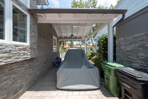8072 carport 1