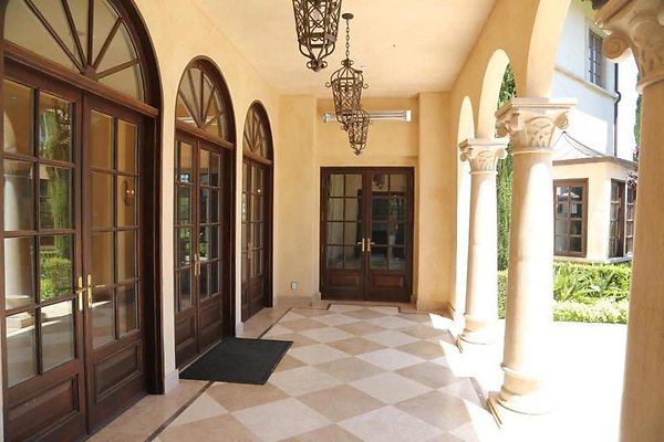 UNIVERSAL-A439-LA-85