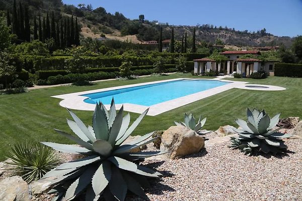 UNIVERSAL-A439-LA-73